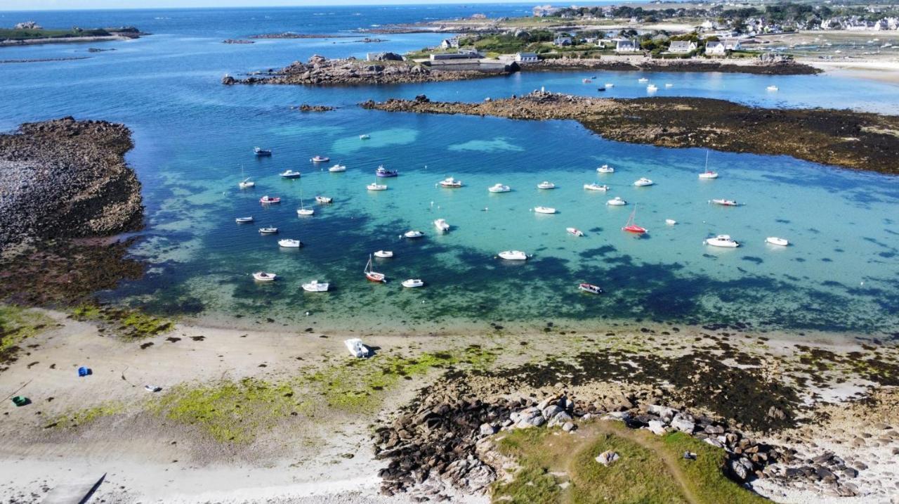 Maison Yukti - Magnifique Maison De Charme Proche Plage Lampaul-Ploudalmézeau エクステリア 写真