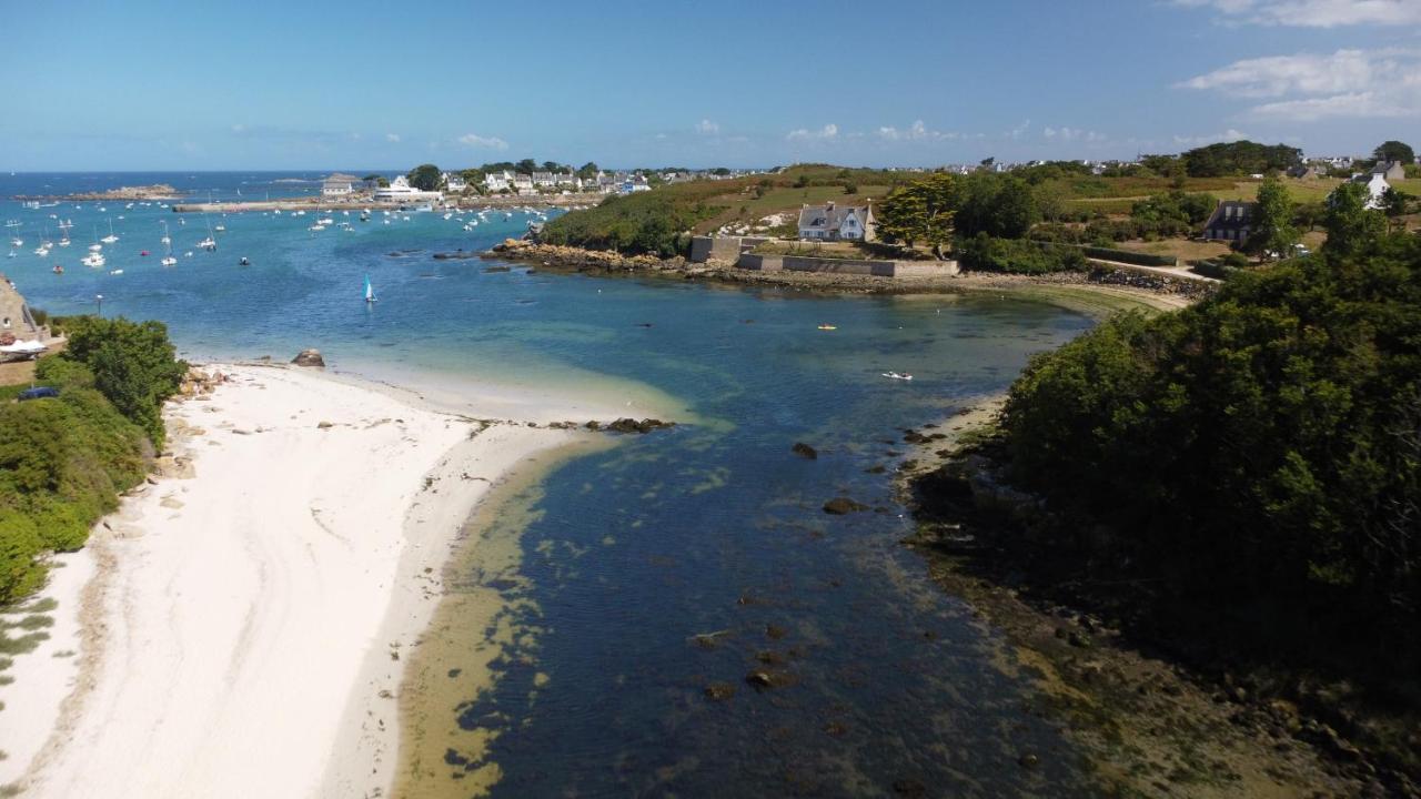 Maison Yukti - Magnifique Maison De Charme Proche Plage Lampaul-Ploudalmézeau エクステリア 写真